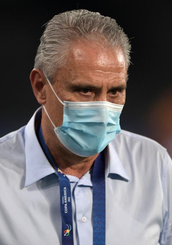 Brasil e Colmbia se enfrentaram no Estdio Nilton Santos, pelo Grupo B da Copa Amrica 