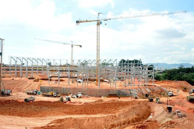 Arena MRV completa um ano de obras neste 20 de abril de 2021. Veja como est� o andamento da constru��o do est�dio do Atl�tico, que tem previs�o de ficar pronto em outubro de 2022. Ser�o 46 mil lugares, 2.333 vagas de estacionamento, 40 bares e 80 camarotes. O empreendimento fica no bairro Calif�rnia, em Belo Horizonte. (Fotos de Gladyston Rodrigues/EM/D. A Press)