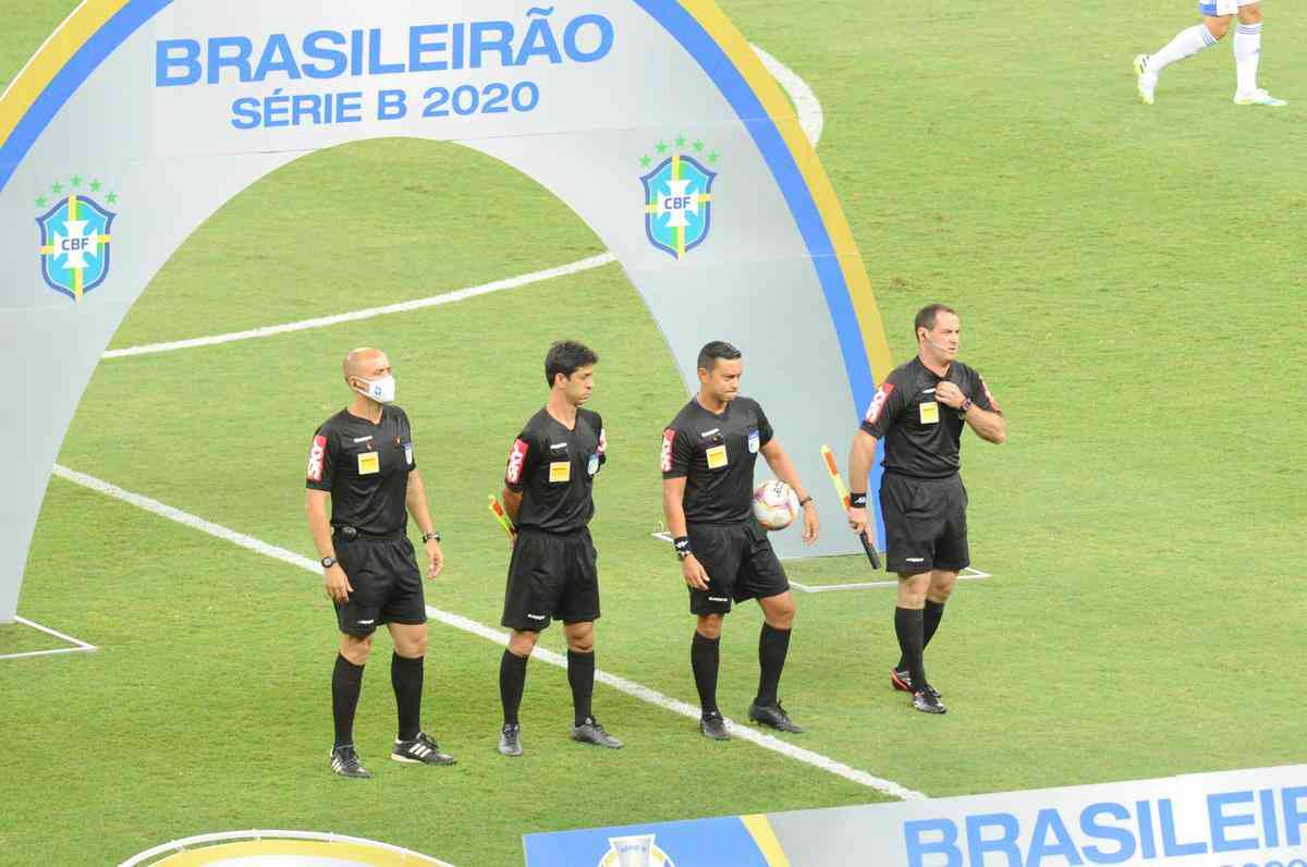 Fotos do duelo entre Cruzeiro e Sampaio Corrêa, no Mineirão, pela 14ª rodada da Série B do Campeonato Brasileiro
