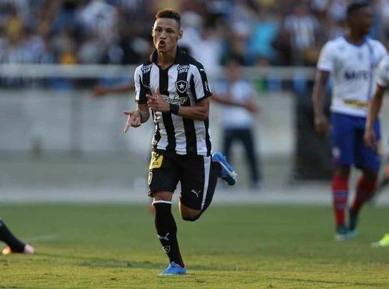 Neílton, atacante, seguiu no Botafogo