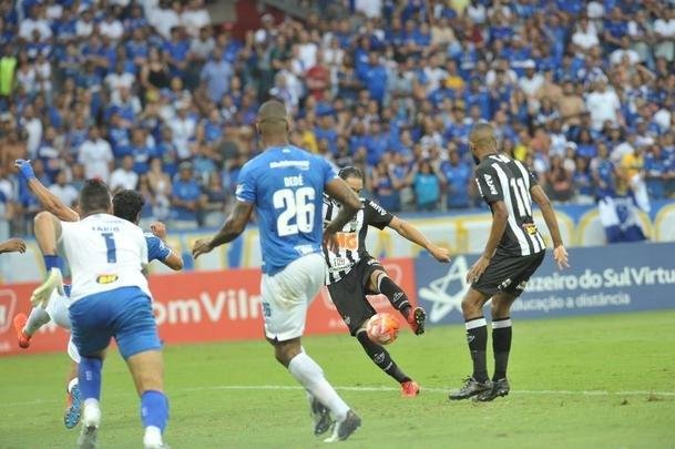 Fotos do segundo tempo do clssico entre Cruzeiro e Atltico, pela final do Mineiro
