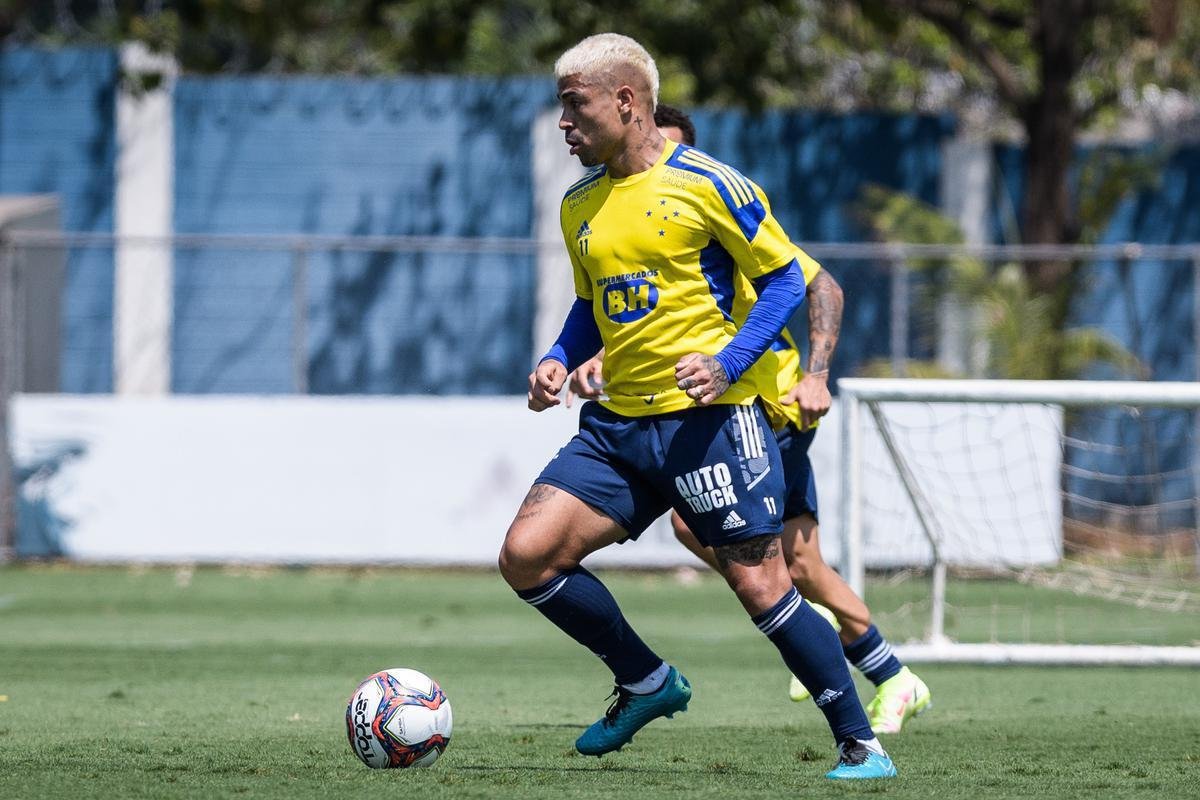 Treino acometeu em clima de descontrao no fechamento da preparao para o jogo deste domingo  