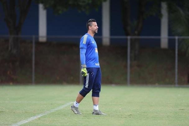 Cruzeiro e Guarani de Divinpolis se enfrentam em jogo-treino neste sbado na Toca II