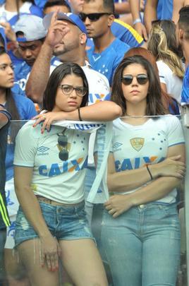 Fotos da torcida do Cruzeiro no primeiro clssico da final do Mineiro, contra o Atltico, no Mineiro