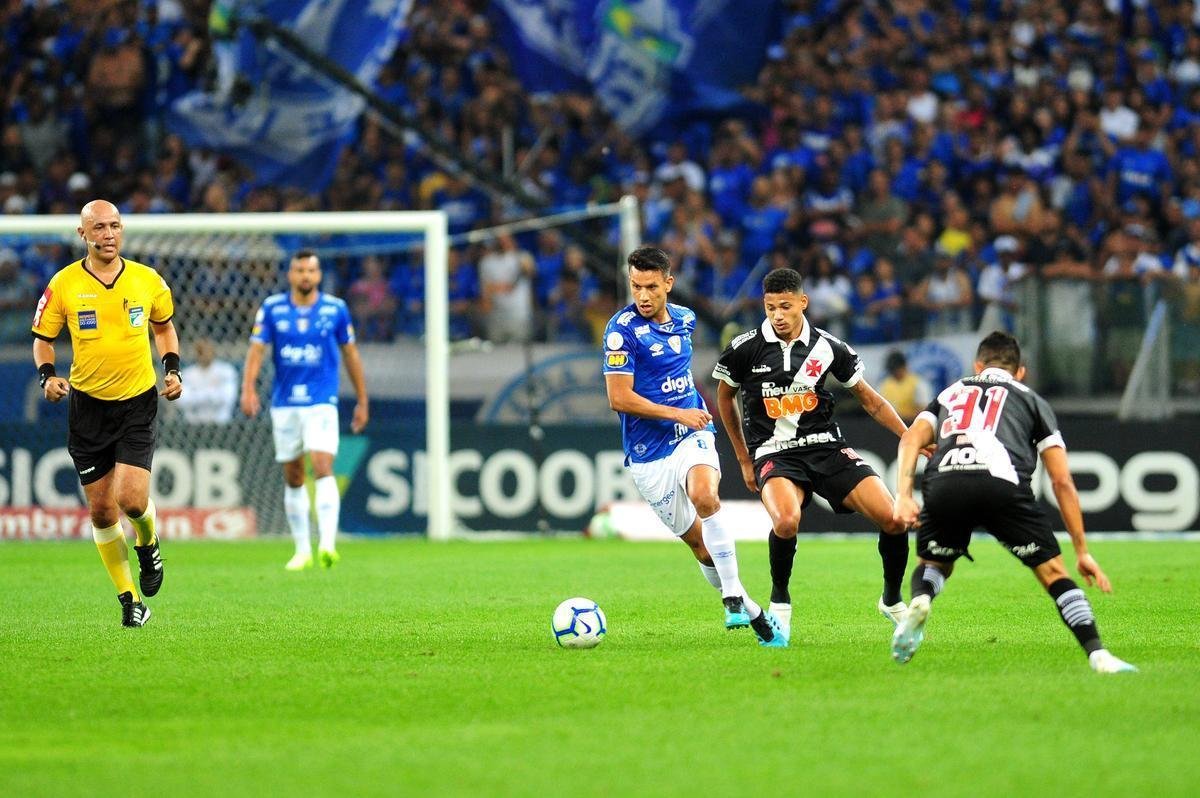 Cruzeiro e Vasco se enfrentaram no Mineiro, pela 17 rodada do Campeonato Brasileiro