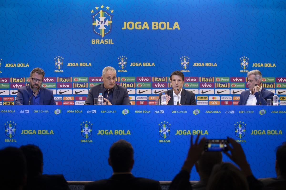 Tcnico Tite convocou a equipe nacional para jogos nos Estados Unidos, em setembro.