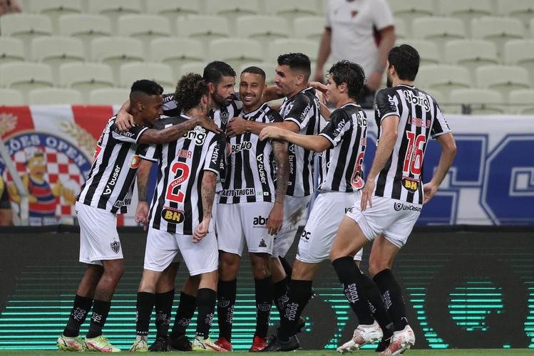 Diego Costa e Hulk marcaram os gols da vitória do Atlético por 2 a 1 sobre o Fortaleza, no Castelão