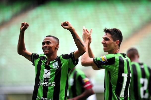 Amrica derrotou Uberlndia no Independncia por 3 a 0, com gols de Al (2) e Ademir