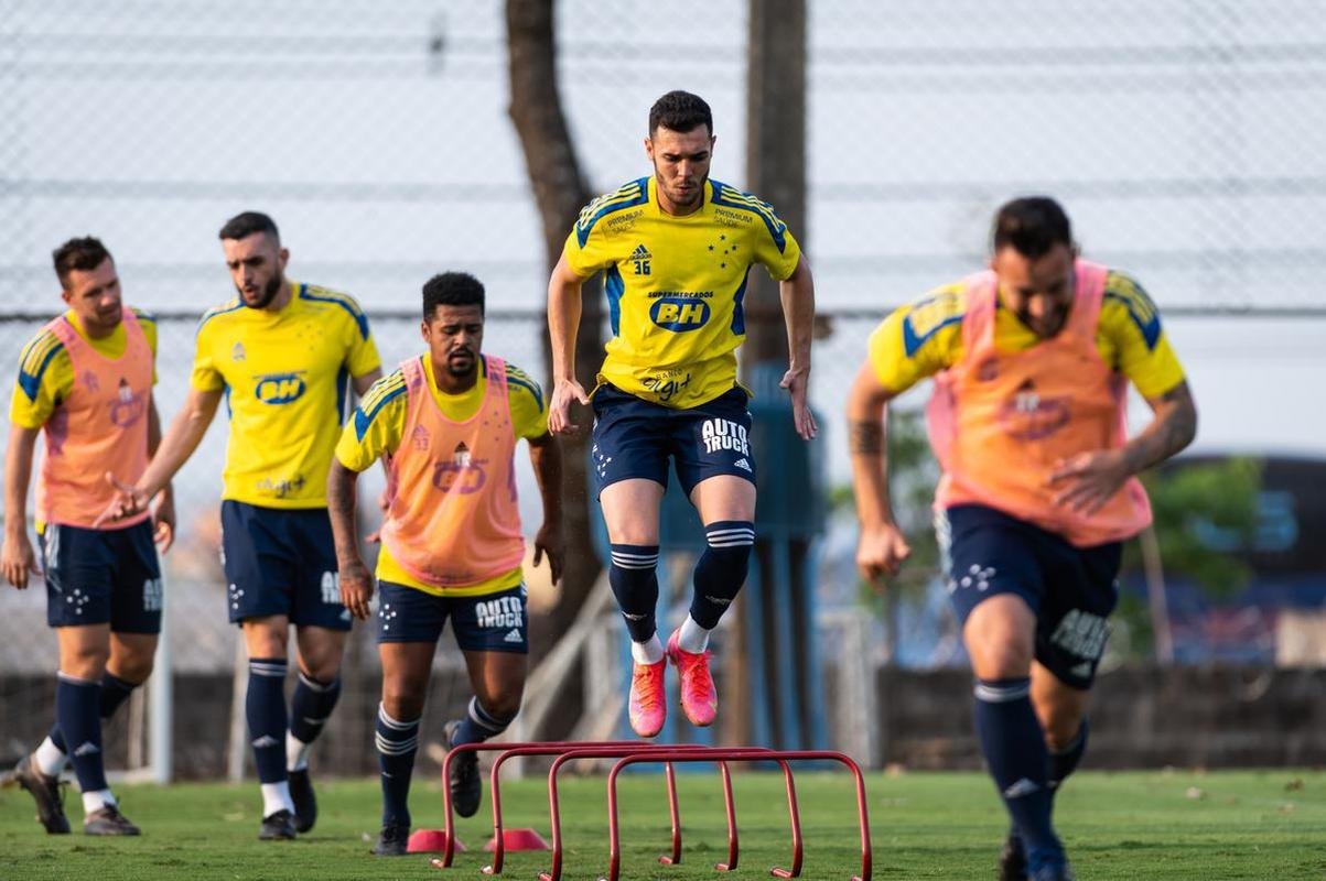 Fotos do treino do Cruzeiro desta segunda-feira (27/9)
