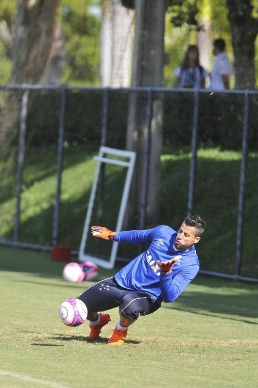 Fotos do treino do Cruzeiro desta quinta-feira (18/1), na Toca da Raposa II