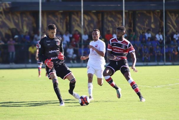 Tricolor venceu o Timbu de virada por 2 a 1 e sagrou-se pentacampeo da competio