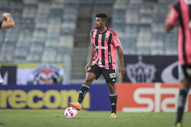 Amarelado contra o Cear, zagueiro Jemerson ter de cumprir suspenso automtica contra o Flamengo.