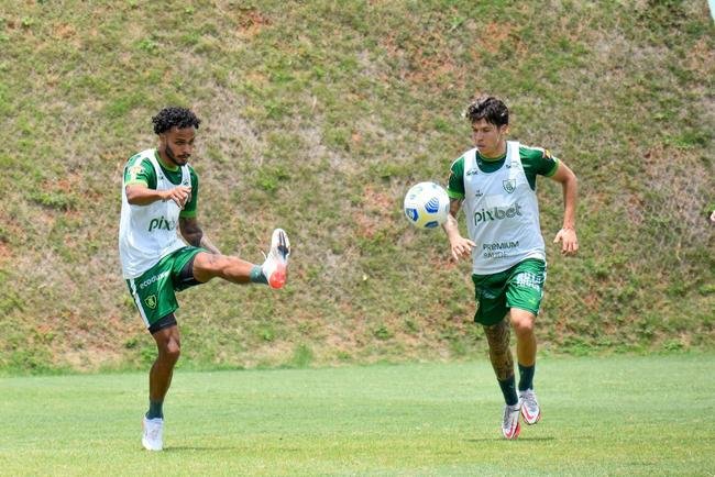 Reapresentao e treinamento do Amrica nesta segunda-feira (08/11), no CT Lanna Drumond, em Belo Horizonte, aps a derrota por 1 a 0 para o Atltico. 