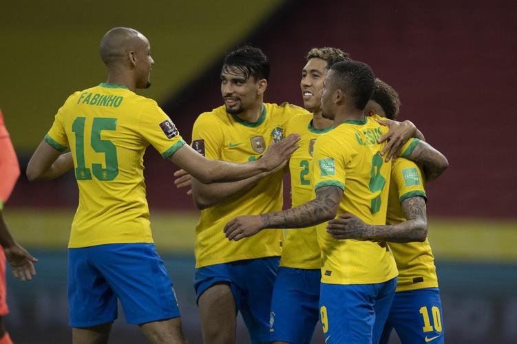 Com gols de Richarlison e Neymar, Brasil venceu o Equador no Beira-Rio