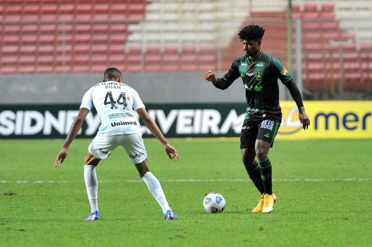 Fotos do jogo entre Amrica e Grmio, no Independncia, em Belo Horizonte, pela 32 rodada da Srie A do Brasileiro