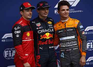 O atual campeão garantiu a primeira colocação na sprint deste sábado; o líder Leclerc ficou em segundo e Hamilton sequer ficou entre os dez melhores