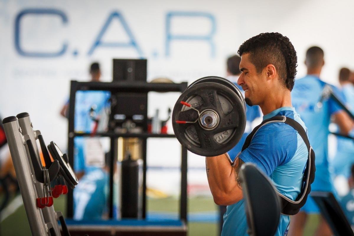 Imagens do treino do Cruzeiro nesta segunda-feira, 27/08. Mano Menezes no permitiu o acesso dos jornalistas, mas clube divulgou fotos da atividade na academia da Toca da Raposa II