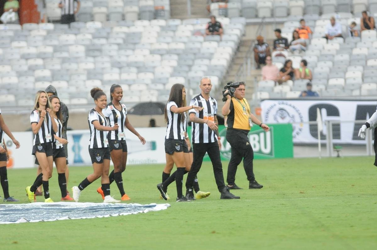 Galo apresentou Diego Tardelli e o novo time de futebol feminino