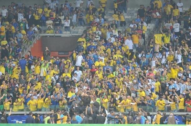 Fotos das torcidas de Brasil e Argentina, no Mineiro, no clssico vlido pela semifinal da Copa Amrica