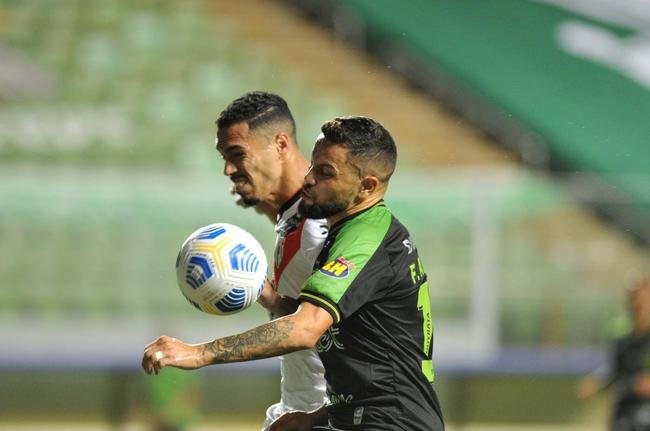 Fotos do jogo entre Amrica e Atltico-GO, no Independncia, em BH, pela 33 rodada do Campeonato Brasileiro de 2021