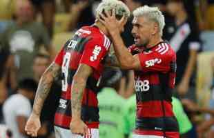 1º Flamengo - 41 jogadores - 264 milhões de euros (R$ 1,47 bilhão)