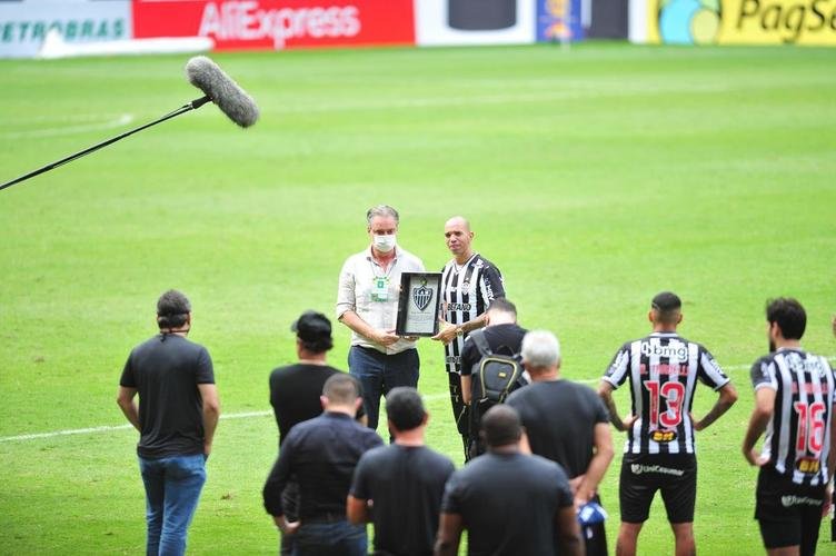 Tardelli foi exaltado em manh de homenagens a ele no Mineiro 