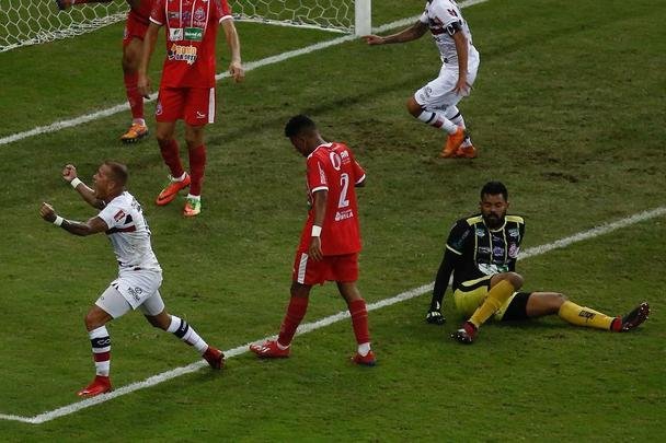 Tricolor do Arruda enfrenta Cavalo de Aço, na Arena de Pernambuco, em partida válida pela 15ª rodada da Série C