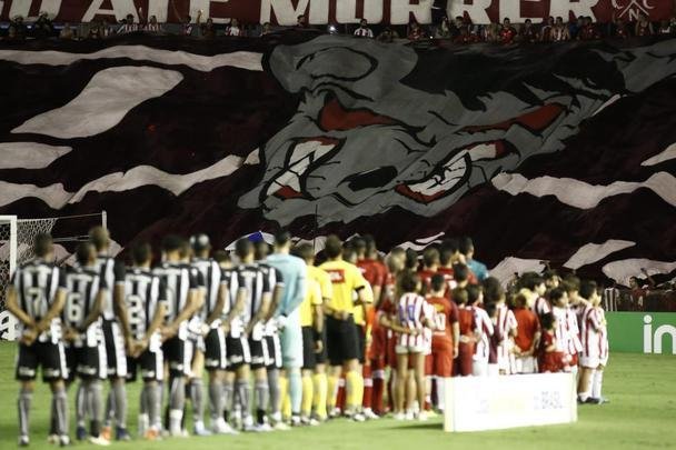 Nos Aflitos, Náutico e Botafogo se enfrentaram pela 2ª fase da Copa do Brasil. Além da classificação, o triunfo valeu uma premiação de R$ 1,5 milhão.