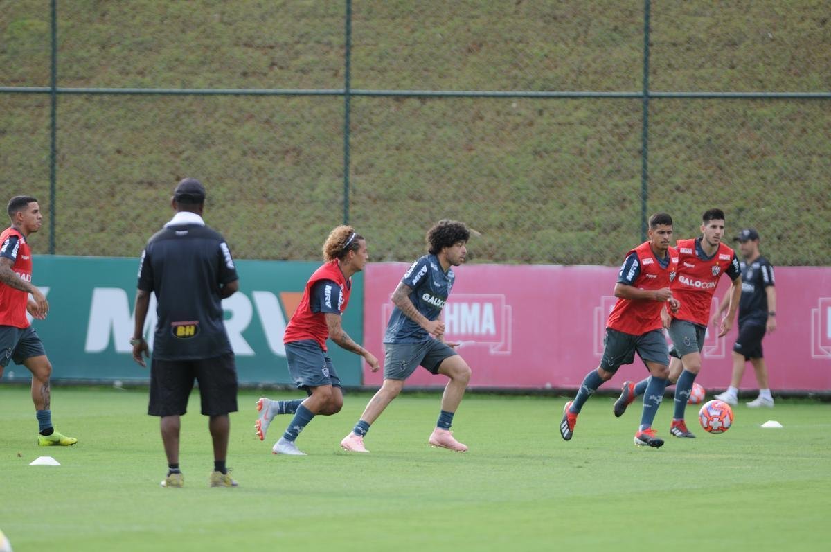 Veja imagens do primeiro dia de trabalho do Atltico no ano