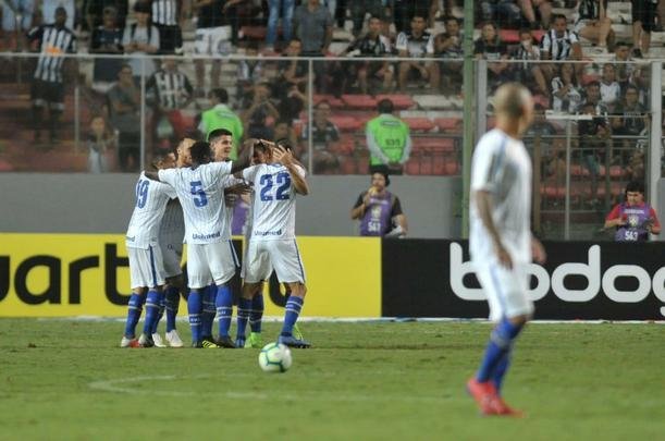 Confira as melhores imagens do duelo na estreia do Campeonato Brasileiro