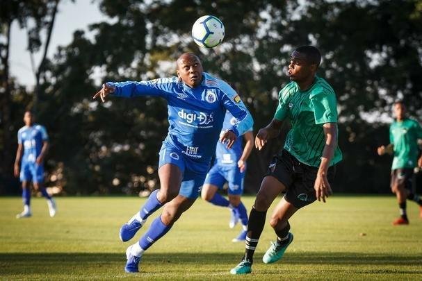 Fotos da vitria do Cruzeiro sobre o Inter de Minas por 2 a 0, neste sbado, na Toca da Raposa 2