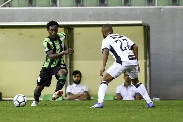 Lincoln veio por emprstimo do Grmio e atuou em trs partidas pelo Amrica