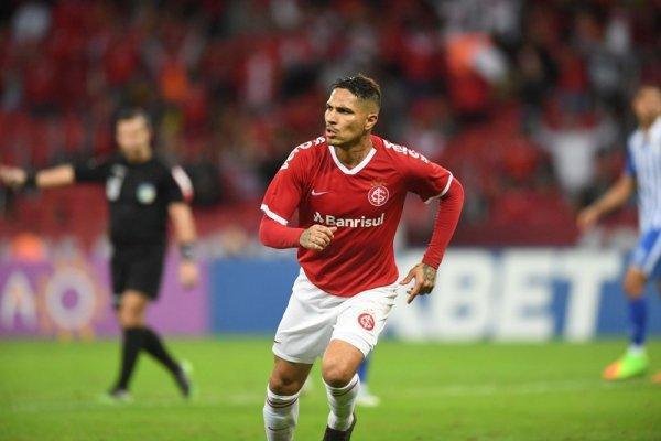 Guerrero (Internacional): atacante, 35 anos, seis jogos