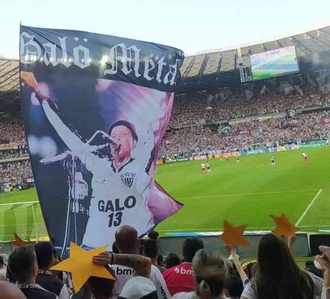 Em 2021, a torcida organizada Galo Metal homenageou Cássia Eller em um de seus bandeirões 