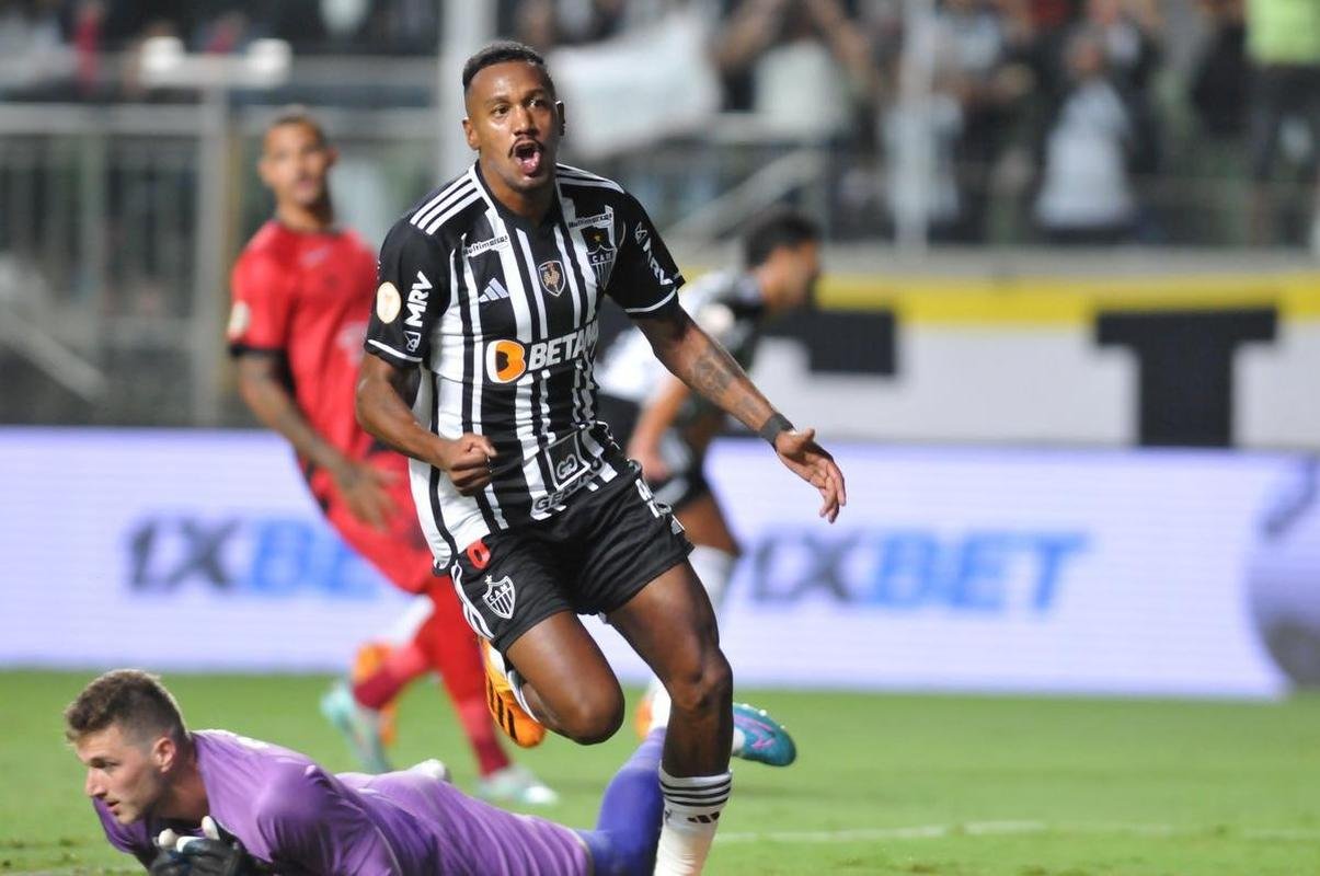 Fotos do jogo entre Atltico e Athletico-PR