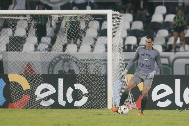 Fotos da partida entre Botafogo e Amrica, pelo duelo de volta das oitavas de final da Copa do Brasil. Jogo foi realizado nesta quinta-feira (14), no estdio Nilton Santos, na cidade do Rio de Janeiro.