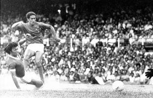 Na estreia, Cruzeiro bateu o Internacional por 5 a 4, em um dos maiores jogos da hist�ria do Mineir�o