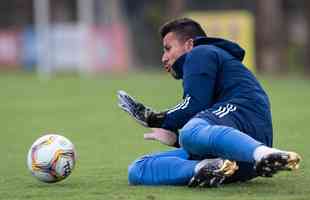 Imagens do primeiro treino do Cruzeiro antes do jogo contra o Cuiab, pela Srie B do Campeonato Brasileiro