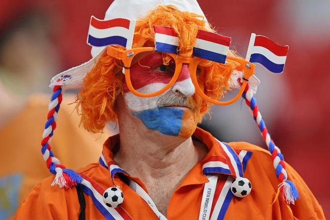 Torcedores de Holanda e Catar no Estdio Al-Bayt, em Al Khor, pelo Grupo A da Copa do Mundo