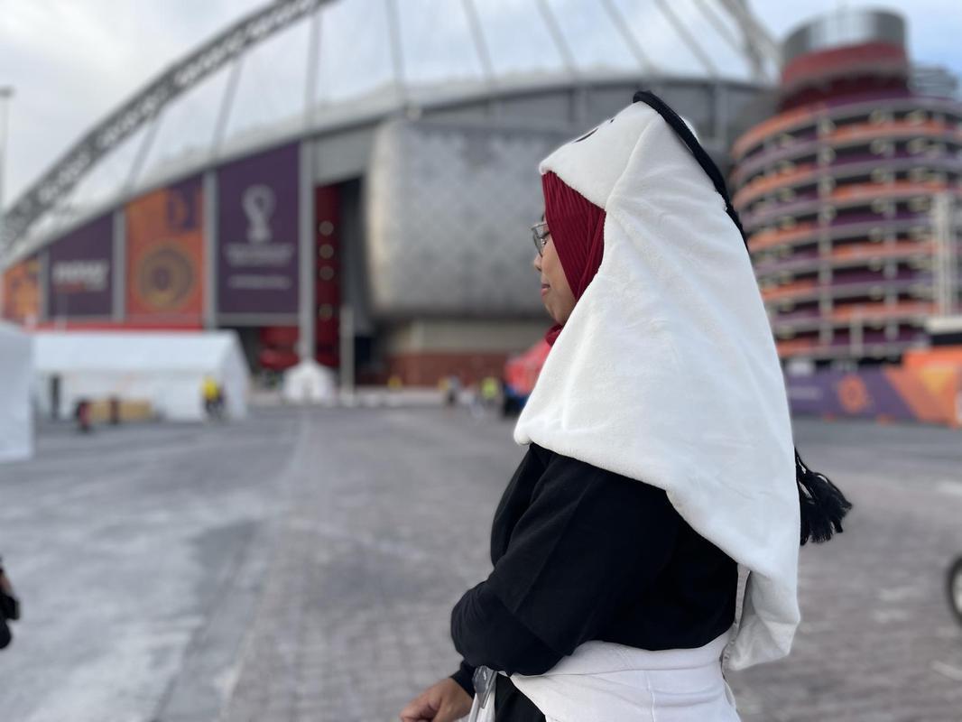 Ambiente masculino e machista do futebol se reproduz em propores maiores na Copa do Mundo. H mulheres como torcedoras nos estdios, mas em pequena quantidade