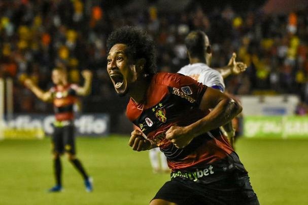De virada e com gols de Hernane e Guilherme, o Sport reencontrou o caminho das vitórias, diante do Paraná, na Ilha do Retiro, pela 31ª rodada da Série B