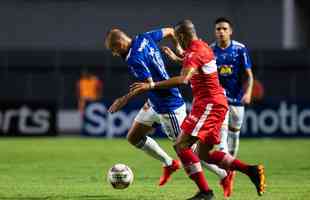 CRB x Cruzeiro: fotos do jogo pela 27 rodada da Srie B, no estdio Rei Pel, em Macei (AL)