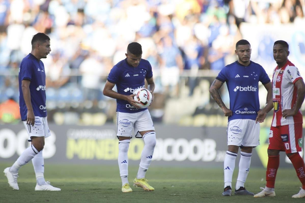 Cruzeiro 1x1 Democrata-SL: fotos do jogo no estdio Kleber Andrade, em Cariacica-ES, pela oitava rodada do Campeonato Mineiro