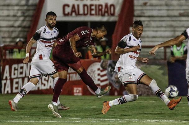 No final, Salatiel errou a cobrança que poderia dar a vitória para o Náutico