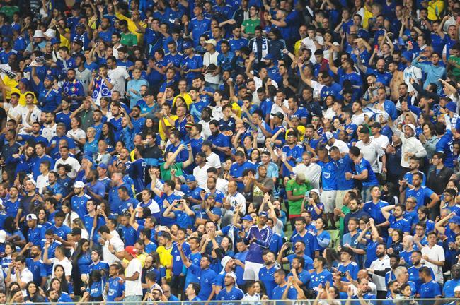 Torcida do Cruzeiro no jogo contra o Nutico, no Independncia, pela 26 rodada da Srie B do Campeonato Brasileiro de 2022