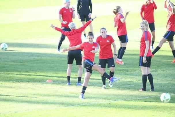 Treino bastante descontrado da Seleo Norte-Americana Feminina de Futebol no CT do Amrica, em BH