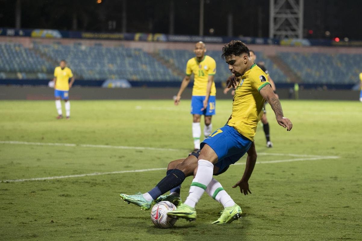 Fotos do jogo entre Brasil e Equador pela Copa Amrica