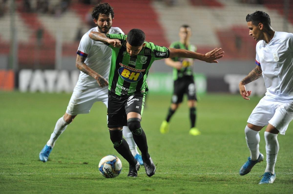 Amrica e Paran Clube se enfrentam pela 33 rodada da Srie B, no Horto