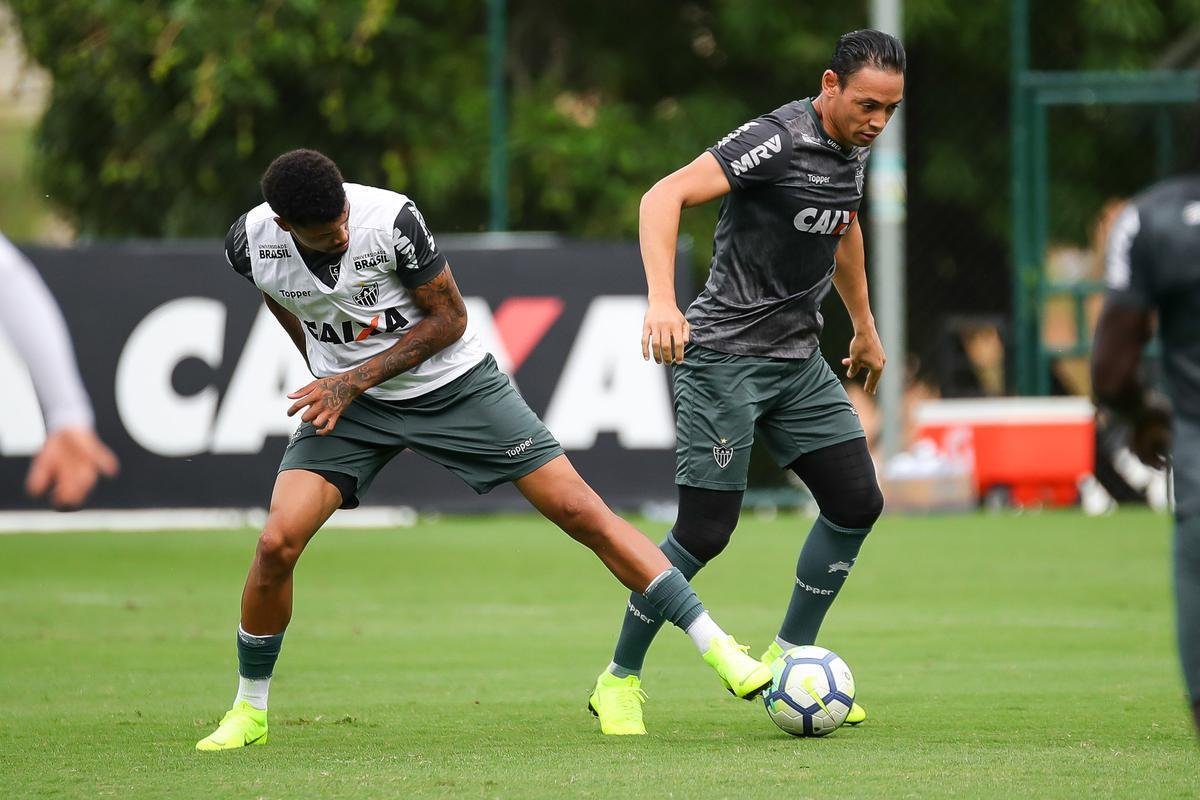 Veja, em fotos, como foi o primeiro treino de Levir Culpi nesta quinta passagem pelo Atltico