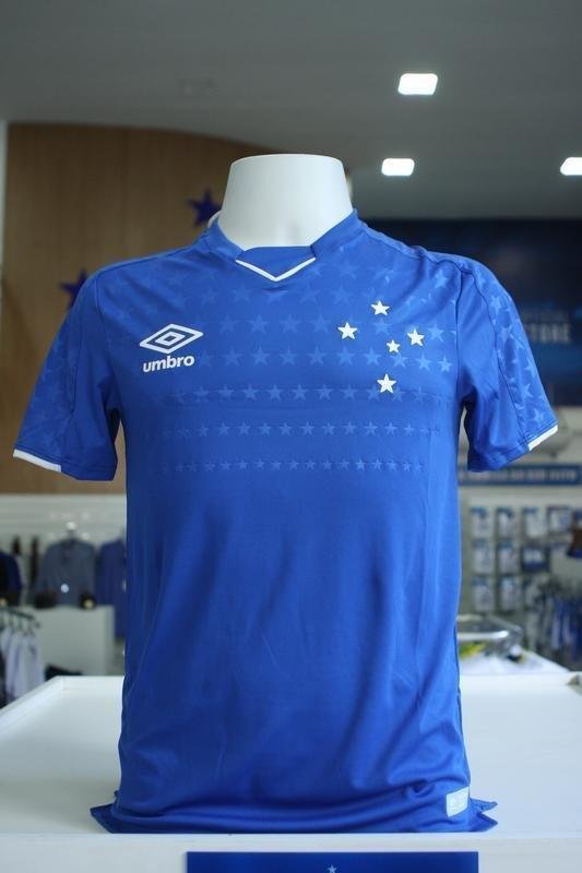 Imagens da camisa principal do Cruzeiro para a temporada de 2019